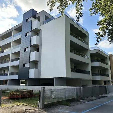 Apartment Bright 300m From The Sea *